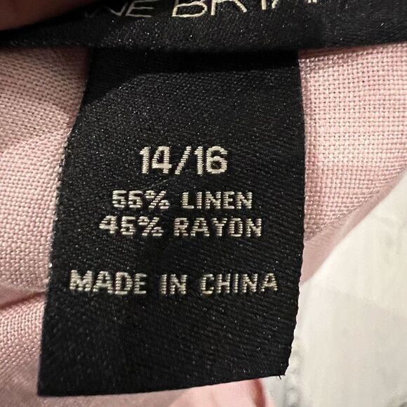 Lane Bryant BOHO Pink Cut Out Floral Embroidery Linen Wrap
Blouse size 14/16 - Picture 4 of 6